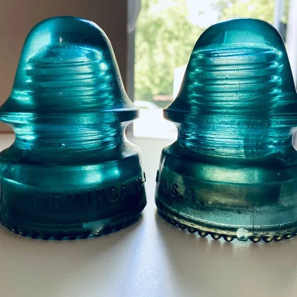 2 VNTG Blue Glass Electric Insulators Hemingray-19 Beaded Bottom, 1 W/Chip ("N") - Picture 4 of 8